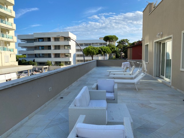 Attico in vendita a Lido degli Estensi, con vistamare, grandi terrazze panoramiche, 