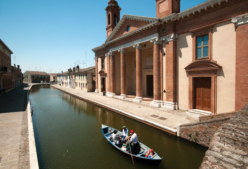 VENDESI LOTTI DI TERRENO ZONA COMACCHIO